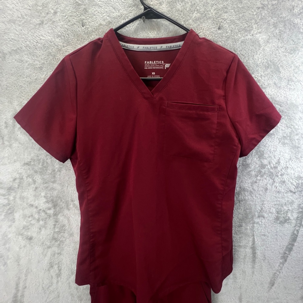 Fabletics Maroon V-Neck Scrub Set XS Burgundy